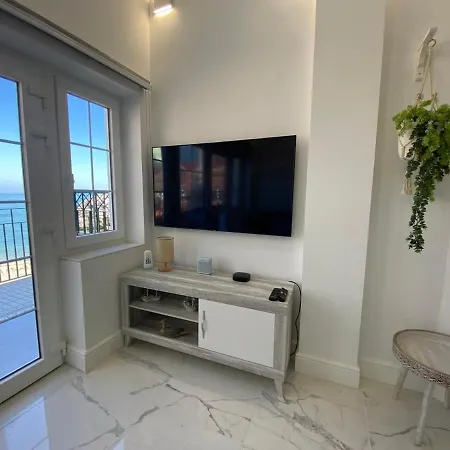 Beachfront 1br Maisonette Your Dream Vacation Lejlighed Gibraltar