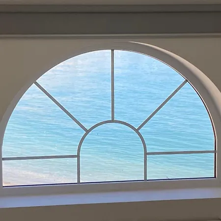 Beachfront 1br Maisonette Your Dream Vacation Gibraltar